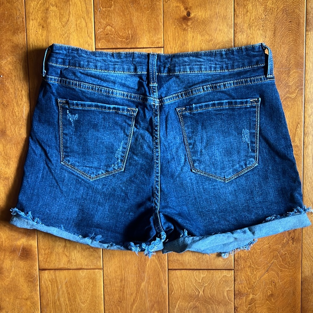 KanCan Dark Wash Frayed Cuff Denim Shorts 11 / 29 Distressed Mid Rise Casual - Picture 6 of 12